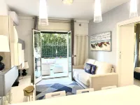 "MOTTOLA APARTMENT" SUITE with Terrace 200 m from the sea