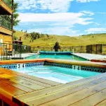 Queen Studio~Resort Amenities~19 Miles to West RMNP