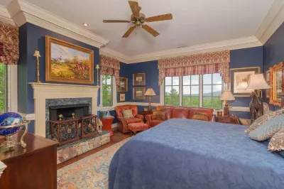 Wintersun.. A World Class Private Estate Atop A Mountain 15 min from Asheville