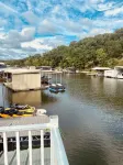 Lakefront-Hot tub-Boat Dock-Amazing Patio-RELAXING