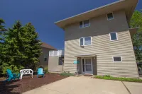Beaches, decks and fun in the sun!! Sleeps 16+! VERY CLOSE to Lake Michigan! Hotels in der Nähe von Michigan City
