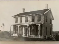 Mississippi River Views and Downtown LeClaire all in one! Hotels in Le Claire