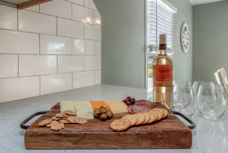 Lovely 3 bed, 2 bath home with a view of the park