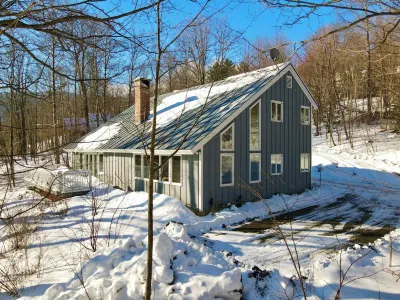 Spacious home <3 min from Lincoln Peak! Fits the whole extended family