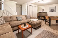 *Pet Friendly* Ski Camelback Waterpark Hiking  Casino & Shopping! Easy check out