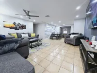 Cozy Sarasota Home: 3BR/2BA Close to Siesta Key & I-75 Các khách sạn ở Sarasota Springs