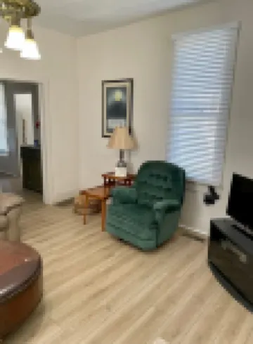 Doc's Hideaway, a Pet Friendly Home Near Manhattan