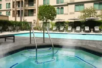 Courtyard by Marriott Los Angeles Pasadena Old Town - Bathtub