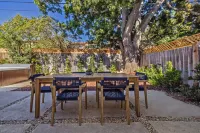 Two Bedroom Home Near Beach (Santa Barbara)