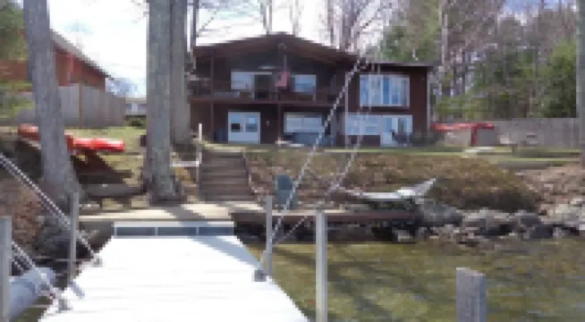 Lake Winnipesaukee Waterfront! Family Friendly, Amazing View, HotTub,Kayaks+more Hotels in Alton