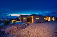 Best 4BD 3BA Lakeside pool home close to ramp. Edge of desert. Close to ramp.