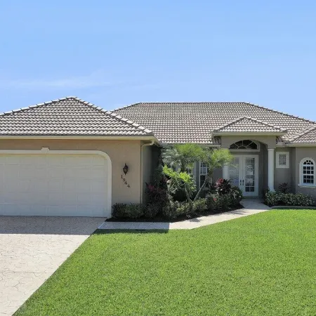 Gorgeous 3/3 Pool Home on Canal w/ Direct Gulf Access. You Will Love Paradise!!