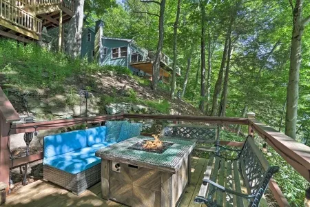 Gorgeous Waterfront, Private Dock,Kayaks,SUP's,Grill, FireTable, 3 Tier Deck