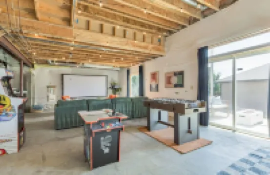 Centrally Located 5BD - Games, BBQ & Firepit Patio Hotels in Castle Rock