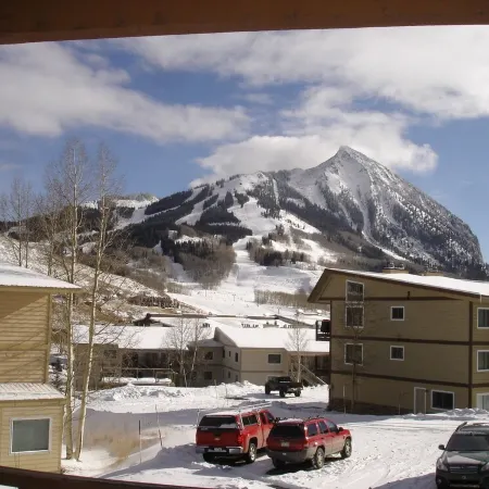 It is Snowing!! Book Your Ski Vacation Now! Come and Enjoy Powder Runs!