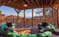 Spacious 5BR w/ epic views, 2 decks, game room, one-step entry, family-friendly!