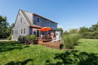 The Seashell Cove - Martha's Vineyard