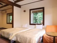 EarthRoof Hotels near Hitomi