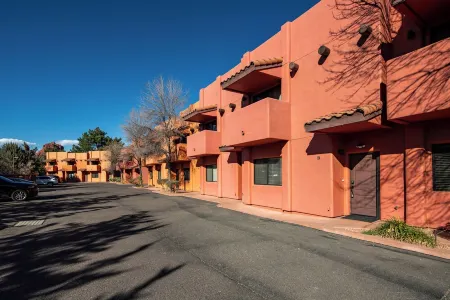 Bell Rock Vista - Hot Tub, Spacious Townhouse with Great Location and Views