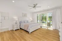 Brand New 6Br/6BA Luxury, 20Min to Clemson. Wooded Flat Lot/Firepit/Pool Table!