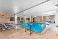 Spark by Hilton San Antonio Near Seaworld