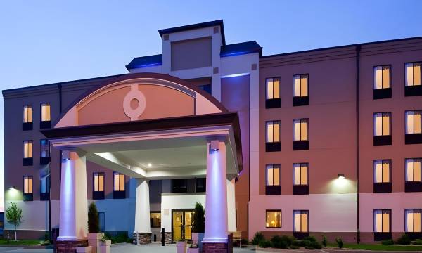 Holiday Inn Express Fargo-West Acres by IHG