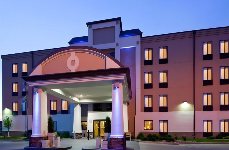 Holiday Inn Express Fargo-West Acres by IHG