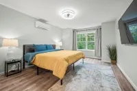 Premium 3-Story Townhome | Perfect for Large Groups