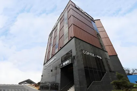 Hotel the Maru Отели рядом с достопримечательностью «MonaYongPyong - Ski Resort»