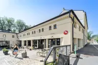 Modern and Central Apartment, 6 Mins to Oslo City Hotels in Trollåsen