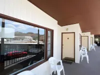 เอเคนส์ลอดจ์