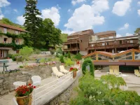 Domaine la Gentilhommière - Pools