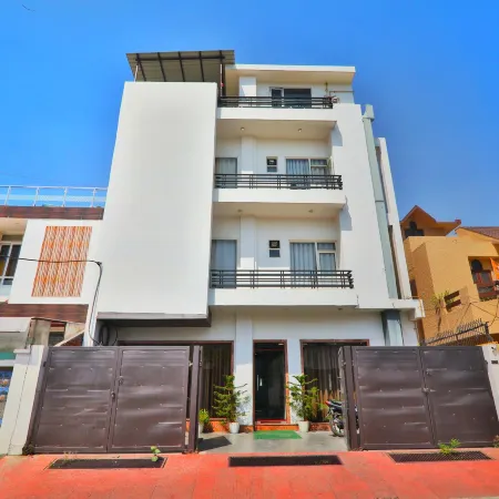 Hotel Aarya