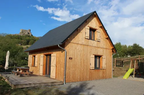 Chalet "le suc" Free Wifi, Heating Included Hotels in Murol