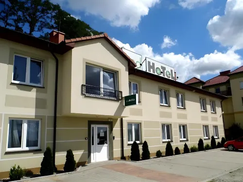 EndHotel Bielany Wroclawskie فنادق في Bielany Wroclawskie