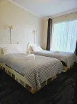 Tranquil retreat on Middleton Road, mid-way between the city and the sea!