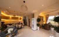 New Memories Hotel DaLat - Bergblick