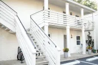 Porter #6 - w/ Pool & Golf Cart! Perfect Location Near Beach and Downtown!!