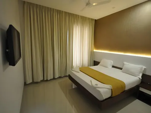 Vijey Hotels - ที่มีที่จอดรถ