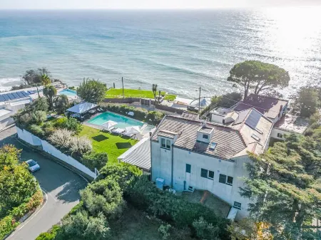 Verney Отели в г. Albisola Superiore