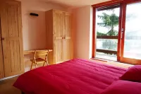 LE CHALET DE THOM, LES ARCS 1600, 8 PEOPLE, ON THE SLOPES Hotels near Speed Riding School - Les Arcs