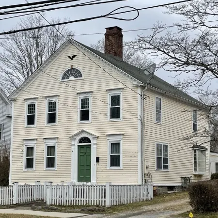 Large Charming Historic House close to Beaches