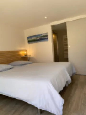 Lake view, Exceptional location between Lake and Ocean, all within walking distance