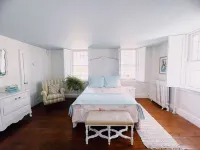 Capt Nathaniel Clarke Historic Homestead,Reunions, Magnificent Yard Hotels in Old Saybrook