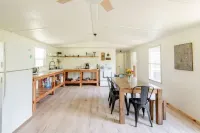 Cozy basecamp minutes from waterfalls, hiking and climbing
