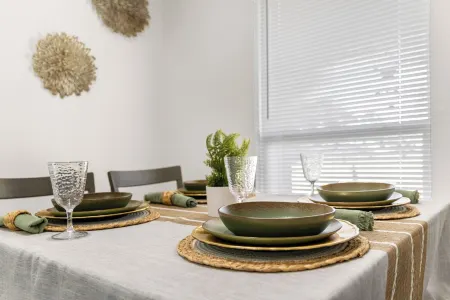 Cozy Pensacola Bungalow • 10 Mins to Downtown • Coffee Bar • Hammocks + Karaoke