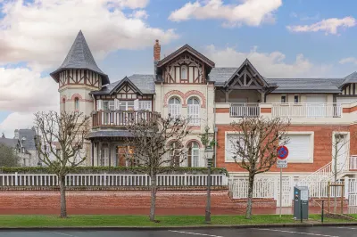 สเปเชียส เฮาส์ - AC- 5br-12p- โดวิลล์ โรงแรมใน