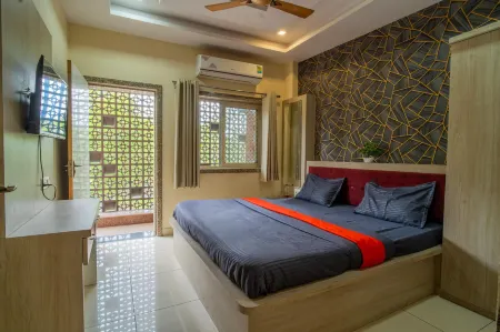 Majestic Hotel and Restro Отели в г. Котра