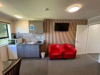 Academy Lodge Motel فنادق في اشبورتون