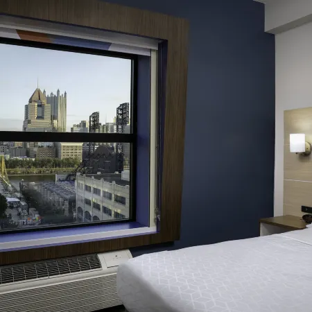 Holiday Inn Express & Suites PITTSBURGH NORTH SHORE by IHG